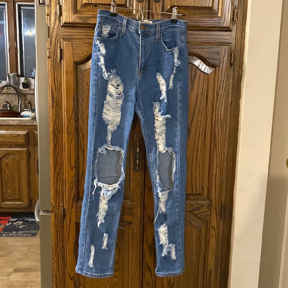 EUC!✨ Vibrant jeans, Size 5 (W26), lots of ripped detailing